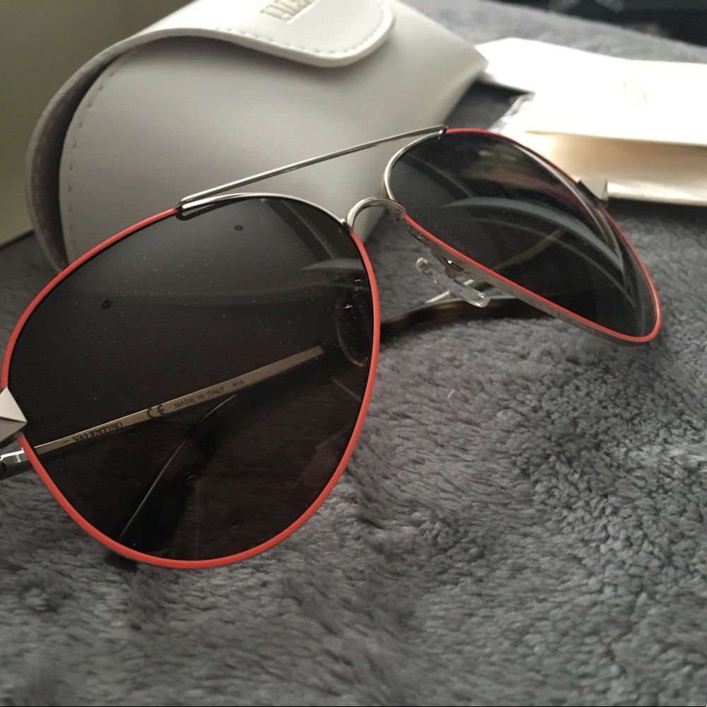 Valentino Garavani NEW UNISEX VALENTINO SUNGLASSES